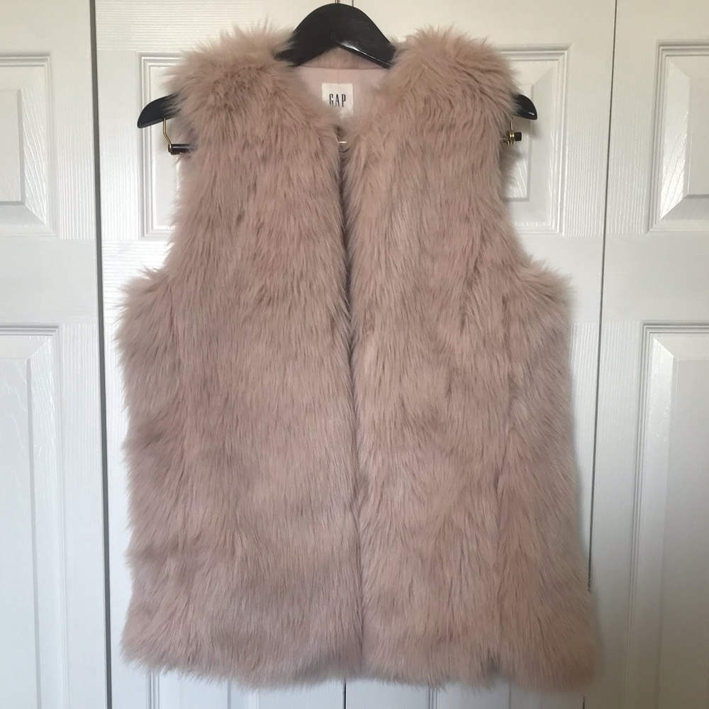 Like New - Oversized Light Rose Faux Fur Vest